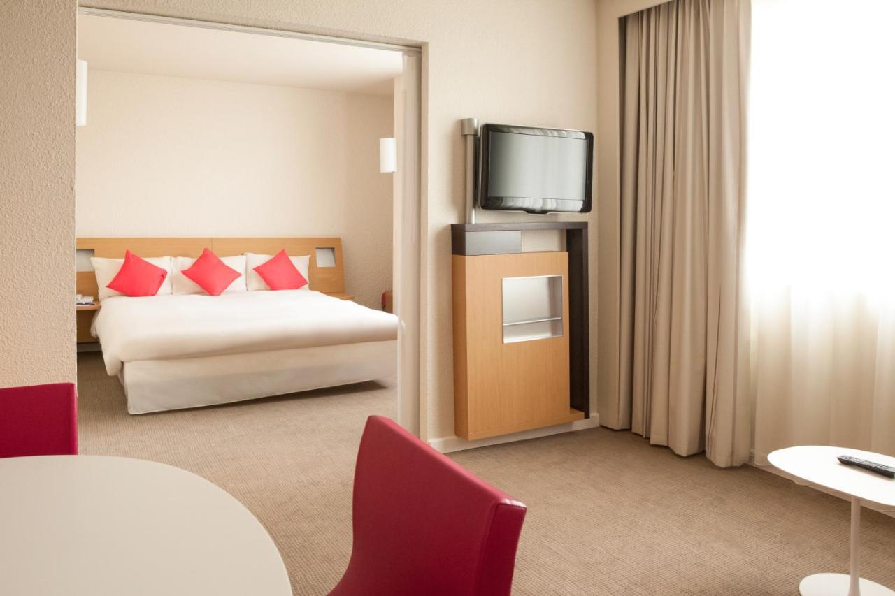 Hotel Novotel Evry Courcouronnes Екстер'єр фото