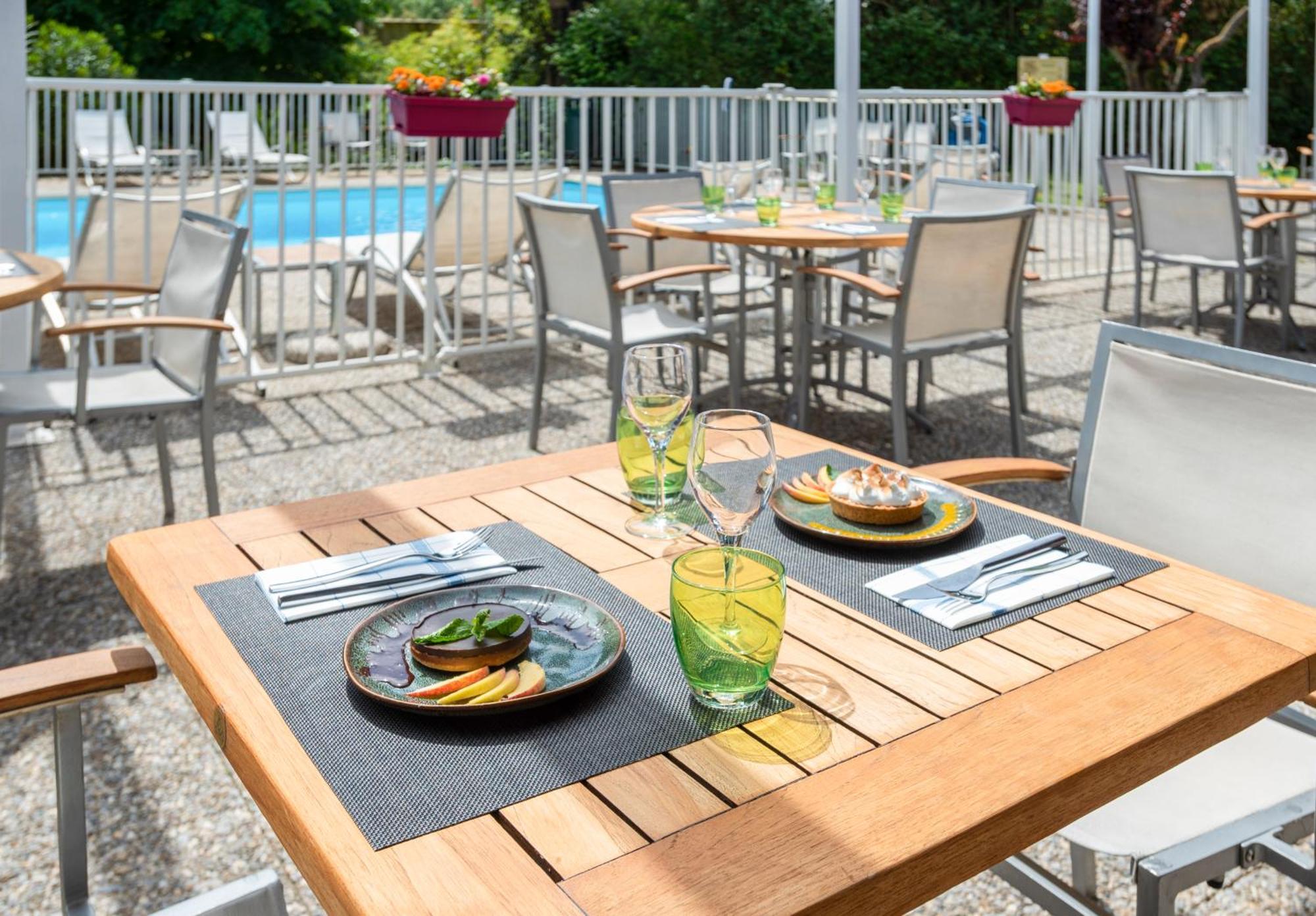 Hotel Novotel Evry Courcouronnes Екстер'єр фото