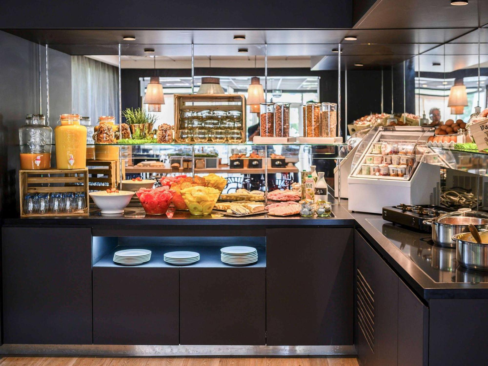 Hotel Novotel Evry Courcouronnes Екстер'єр фото