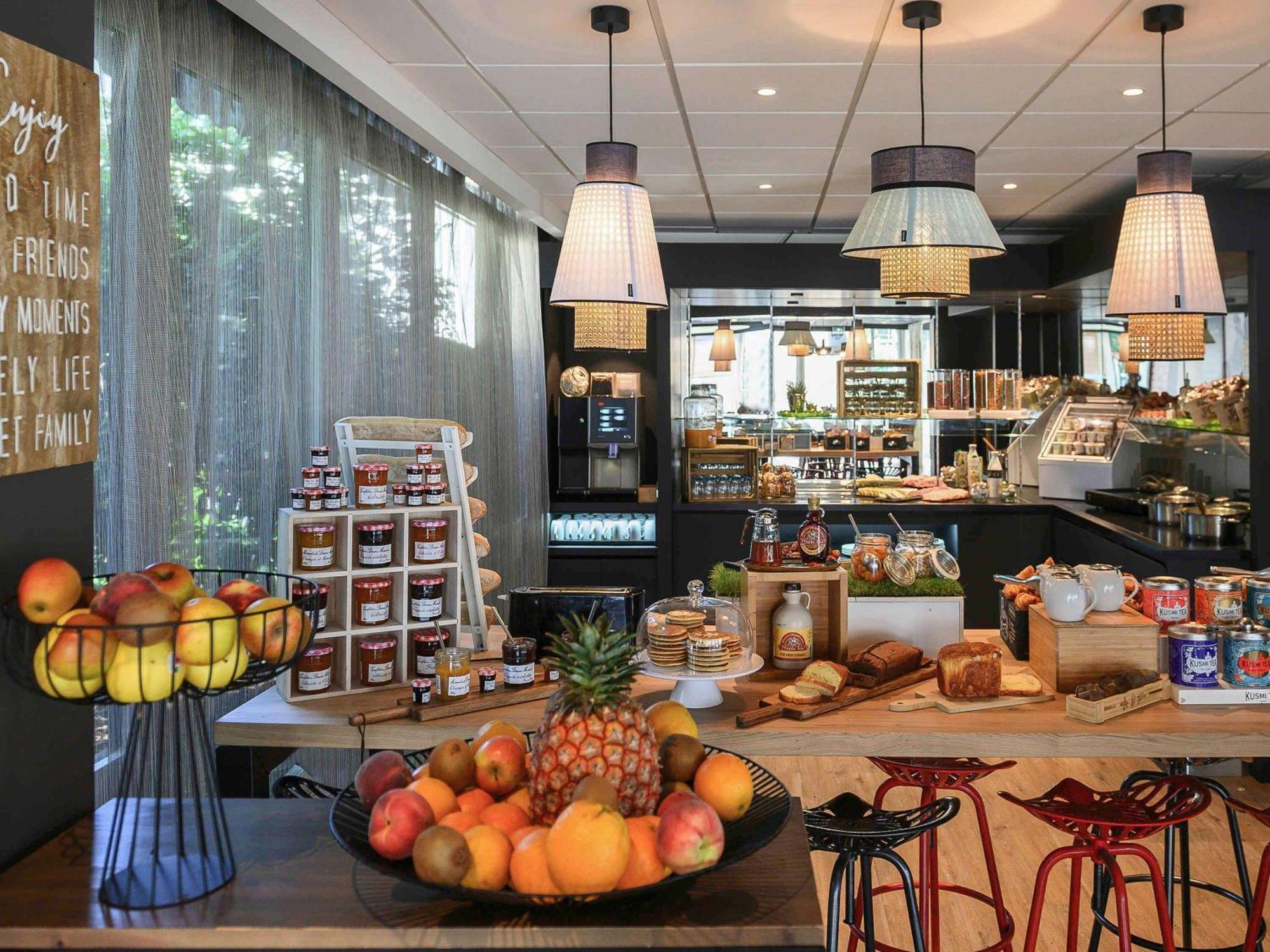 Hotel Novotel Evry Courcouronnes Екстер'єр фото