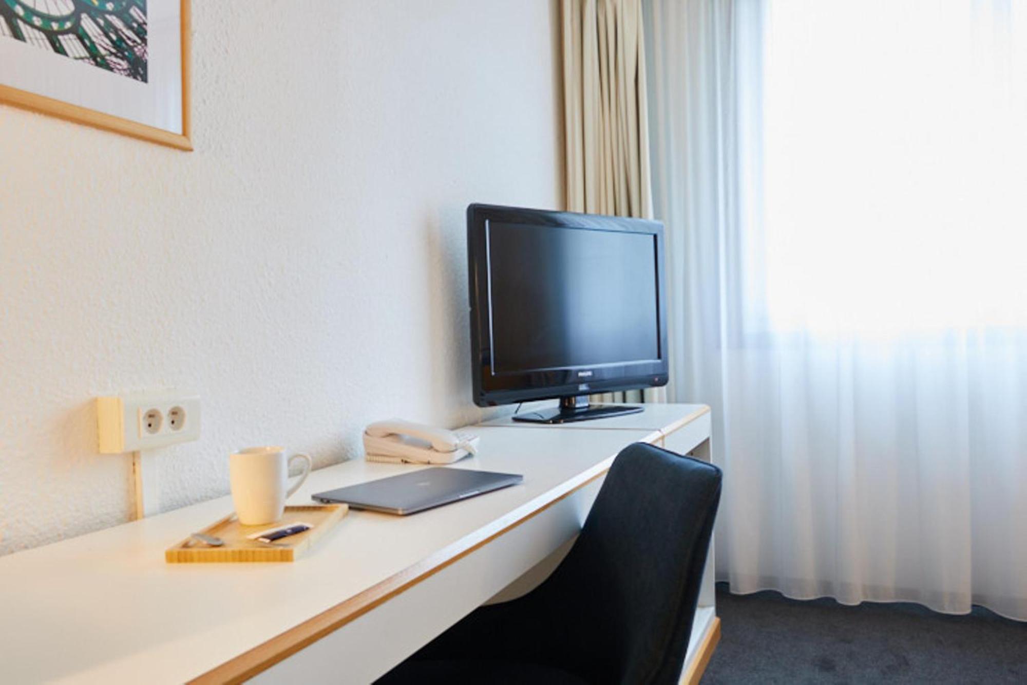 Hotel Novotel Evry Courcouronnes Екстер'єр фото
