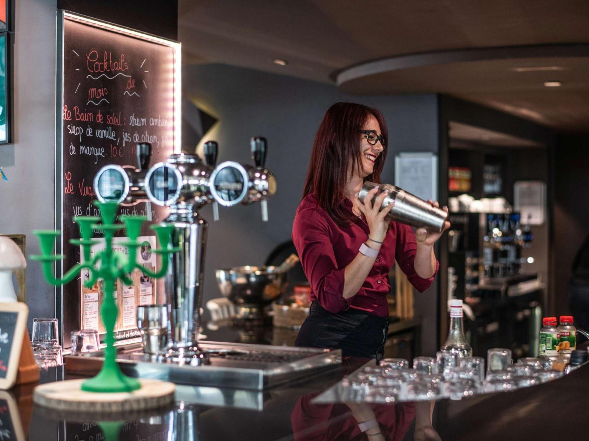 Hotel Novotel Evry Courcouronnes Екстер'єр фото