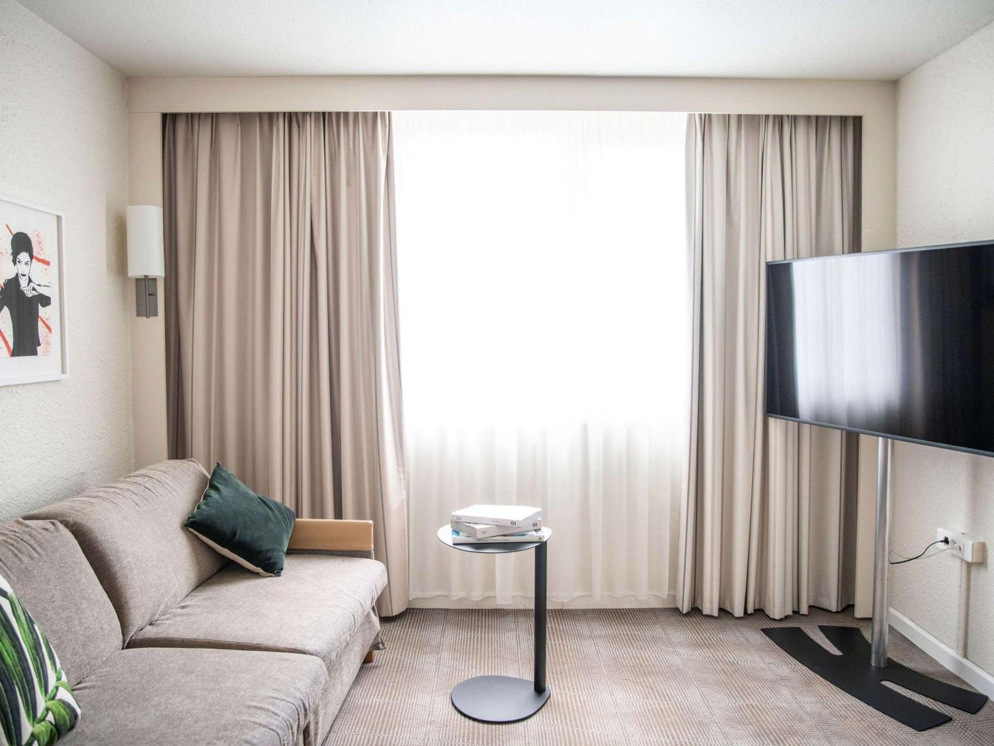 Hotel Novotel Evry Courcouronnes Екстер'єр фото