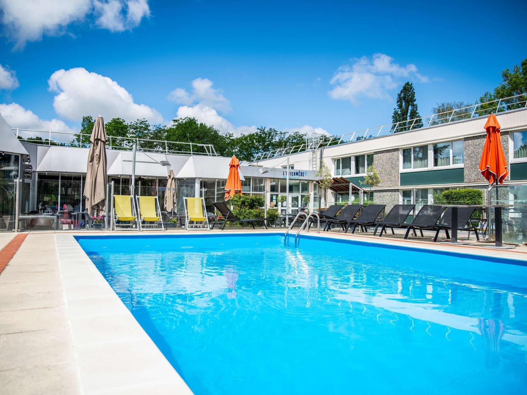 Hotel Novotel Evry Courcouronnes Екстер'єр фото