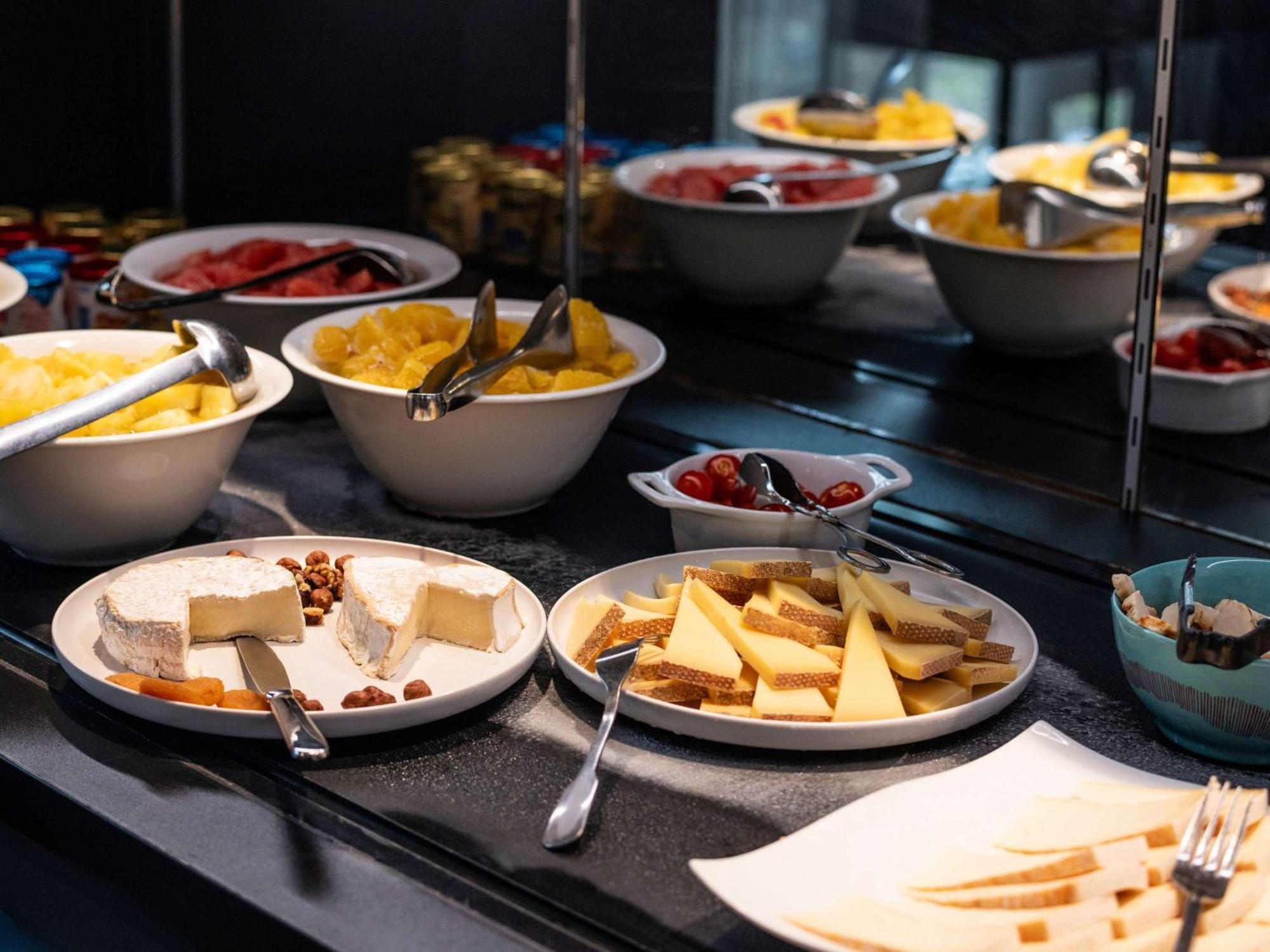 Hotel Novotel Evry Courcouronnes Екстер'єр фото