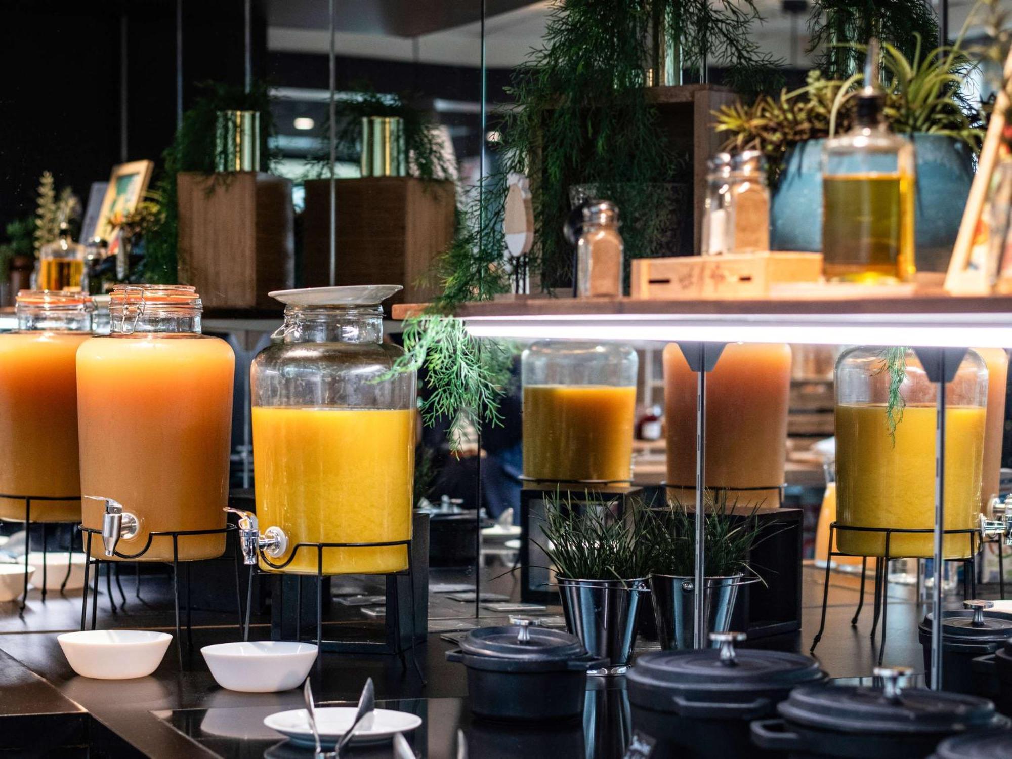 Hotel Novotel Evry Courcouronnes Екстер'єр фото