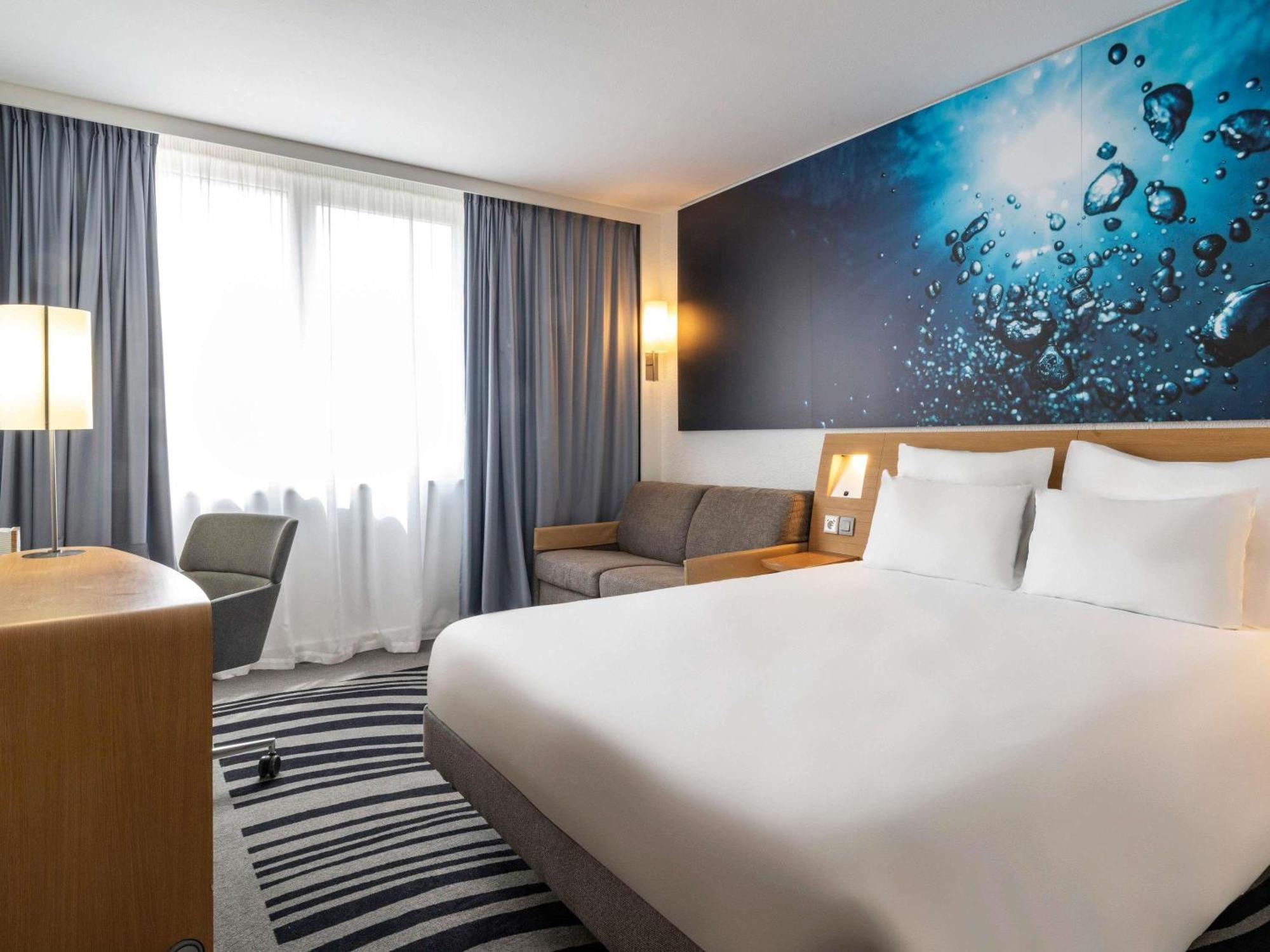 Hotel Novotel Evry Courcouronnes Екстер'єр фото