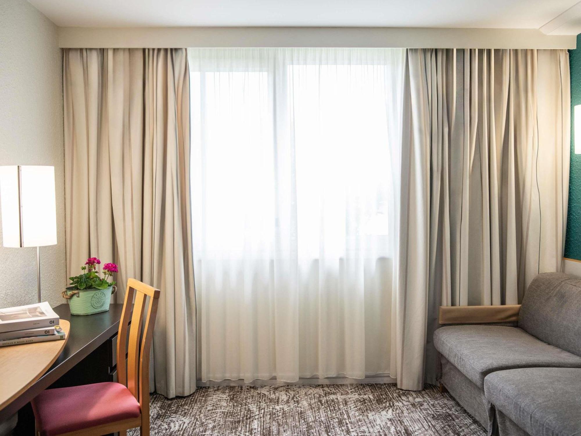 Hotel Novotel Evry Courcouronnes Екстер'єр фото