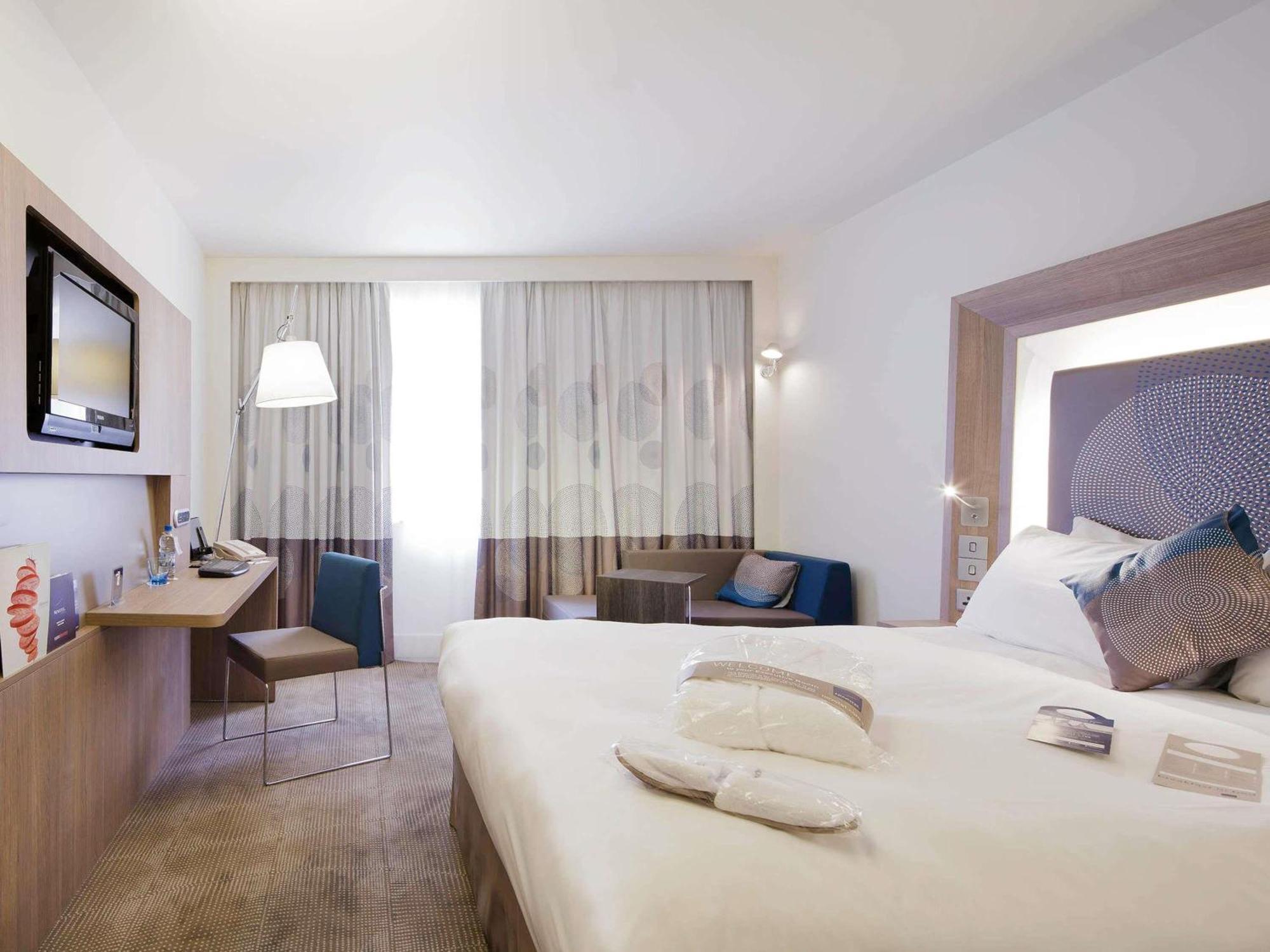 Hotel Novotel Evry Courcouronnes Екстер'єр фото